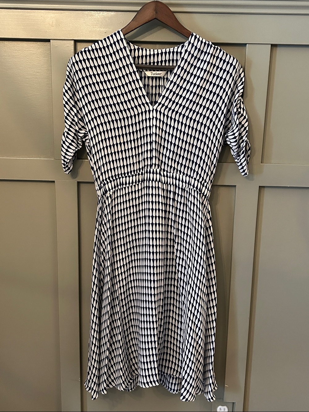 Tucker Silk Printed V-Neck Dress Blue White Size Small